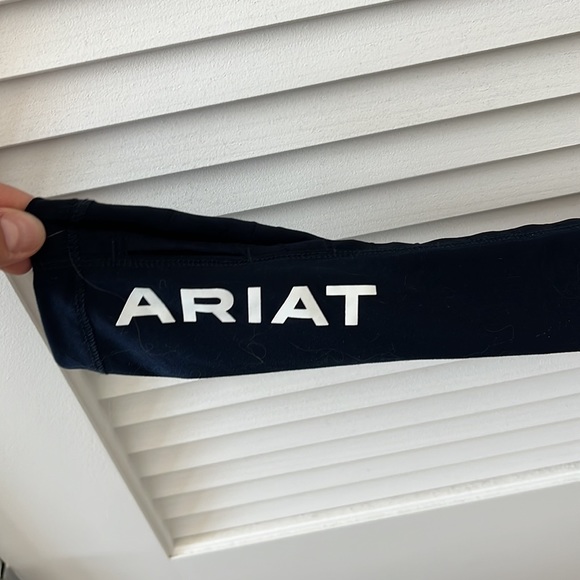 Ariat tek long sleeve quarter zip shirt, size L - Picture 5 of 5